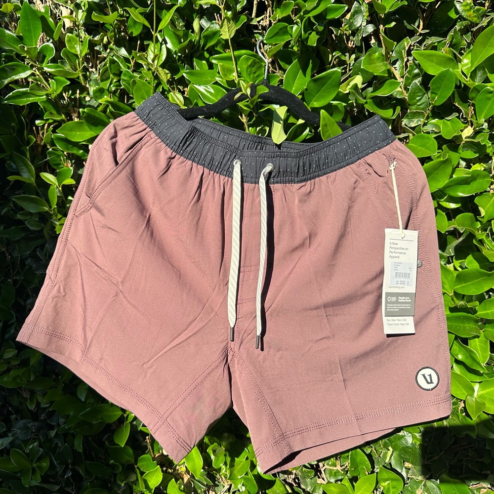 Vuori Men’s Medium Kore Lined Shorts (Brand New)